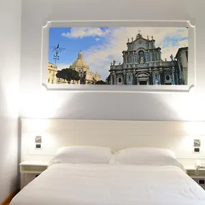 Centrum 3*, Catania Italy
